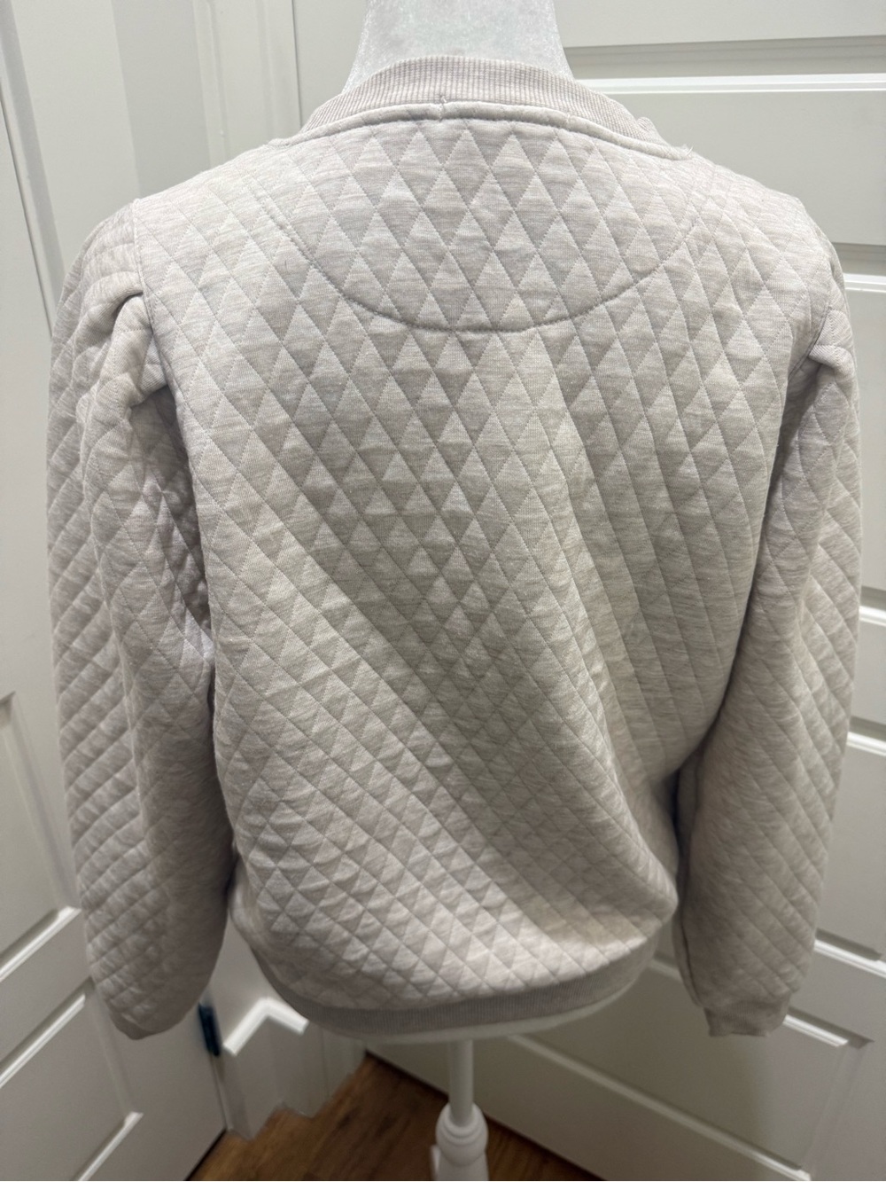 Marine Layer. Corbet Quilted Puff Sleeve Crewneck. Heather Oatmeal. Size medium. - Picture 2 of 13